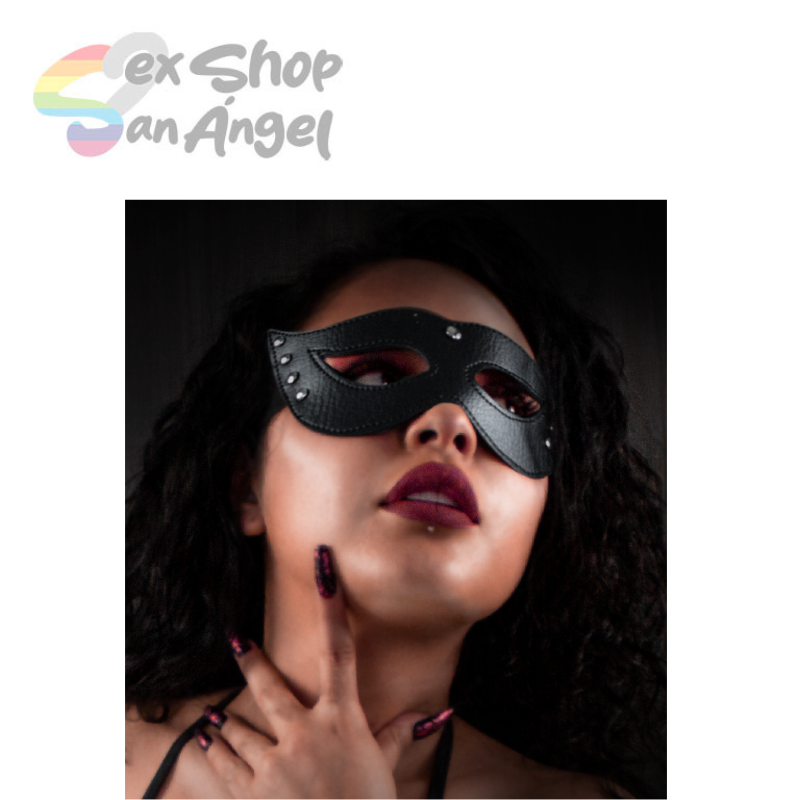 ANTIFAZ B  BDSM NEGRO WOMAN.
